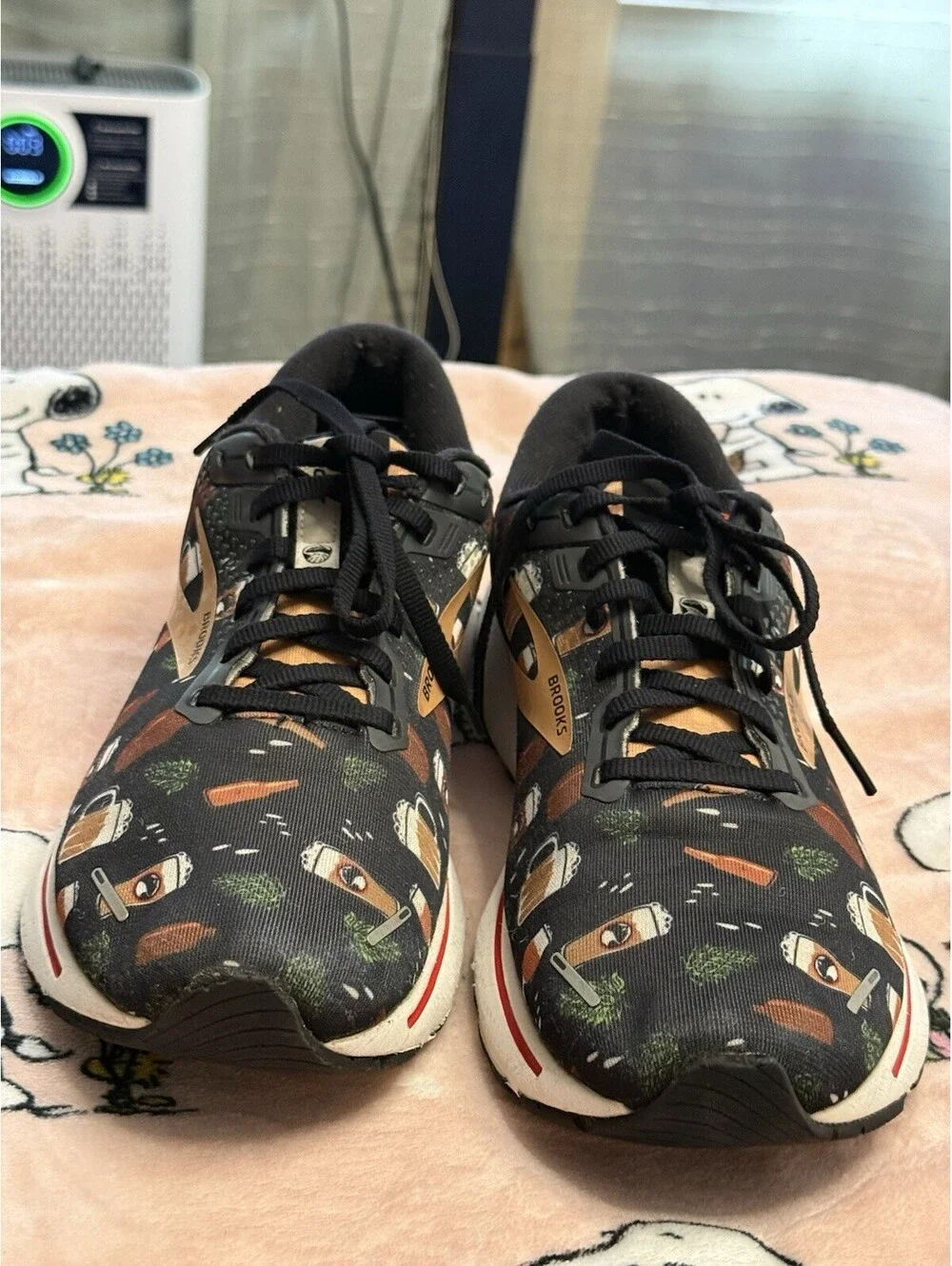 Brooks Ghost Men's Black Beer Print Low Top Lace-Up Athletic Sneakers